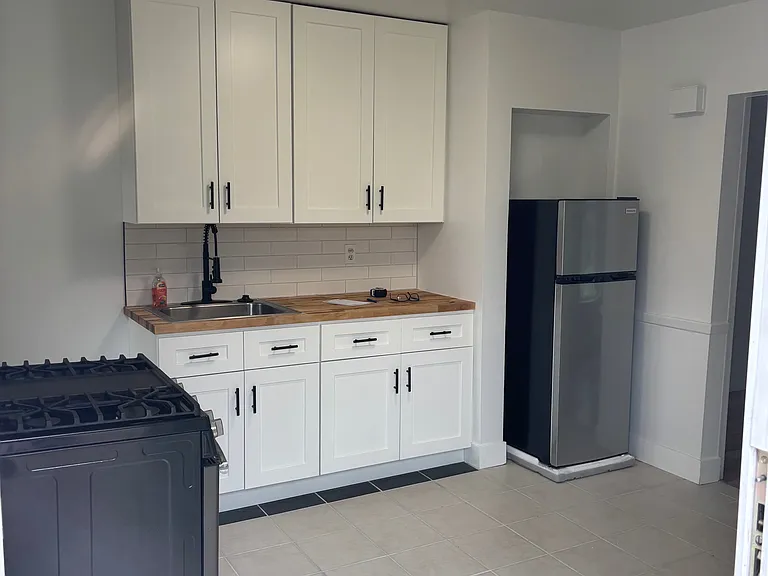 Giant 12 x 12 eat in kitchen