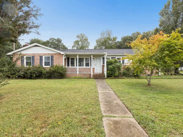 3605 Weiss Ln, Chesapeake, VA 23323