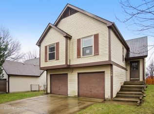 150 Abbeywood Cir, Streamwood, IL