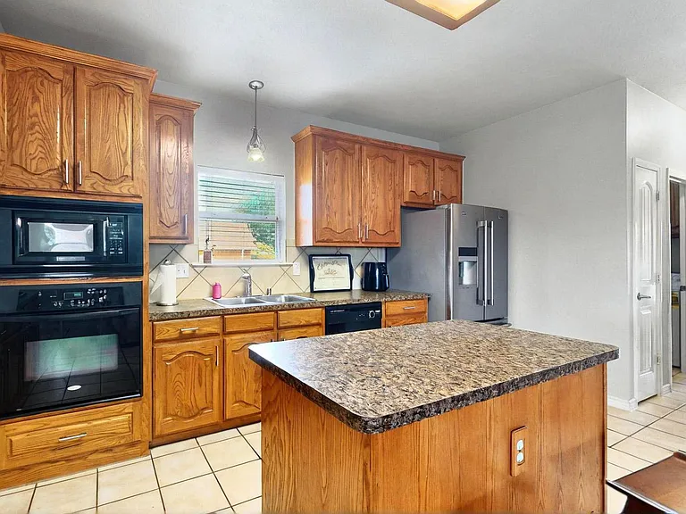 1236 Blue Brook Dr — Photo 12