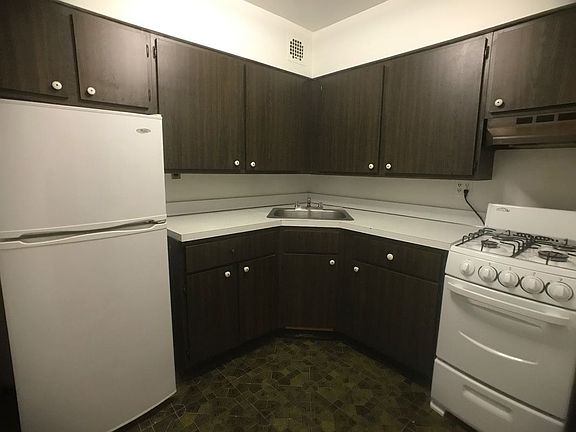 3rd image of 42 W 87th St APT 4