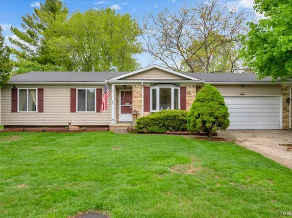 6332 Windham Pl, Grand Blanc, MI 48439