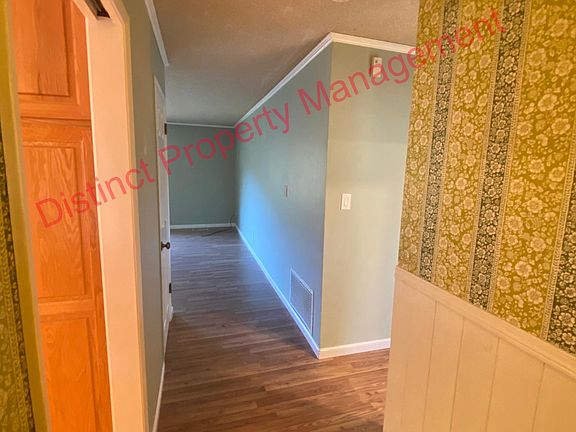3rd image of 135 Stanford Dr