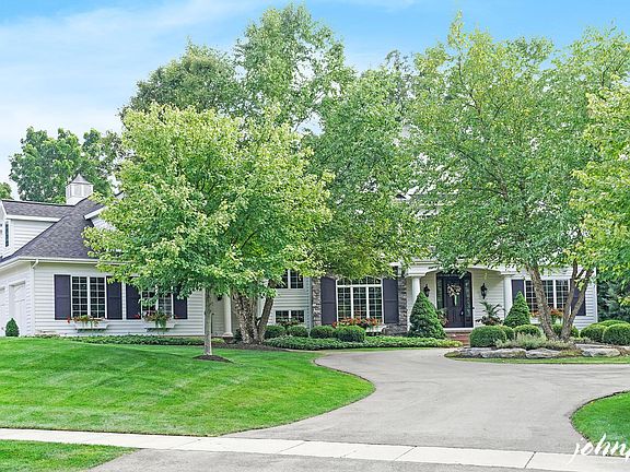 3rd image of 4020 Yarrow Dr NE