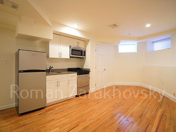 2nd image of 10 Brainerd Rd #17