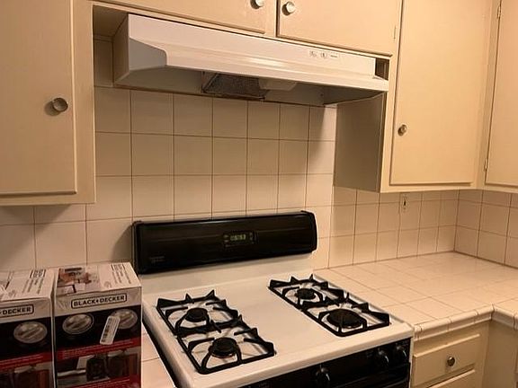 5th image of 1015 S Marguerita Ave #3