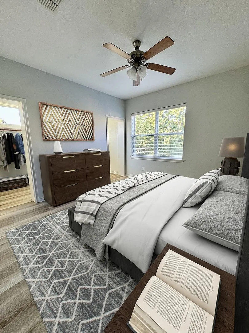 College Ave Apartments — Photo 2