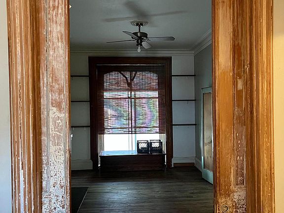 2nd image of 4405 Sansom St
