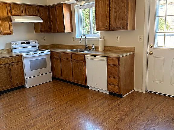 5th image of 36 Rickmar Ln