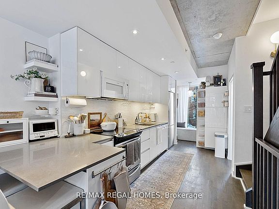 2nd image of 1238 Dundas St E #Townhouse 110