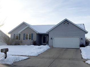 203 Molly Ln, Cottage Grove, WI 53527