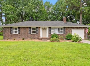 1812 Rollis Rd, Chesapeake, VA 23321