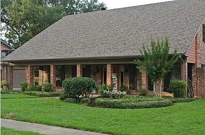 2nd image of 117 Huntington Dr