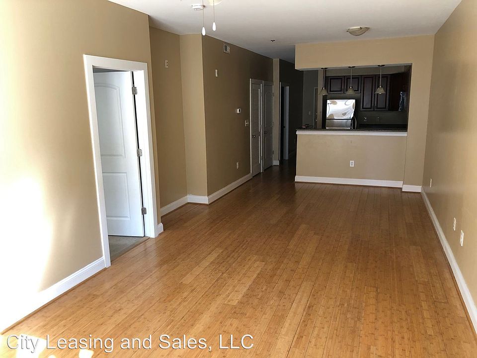 1st image of 1333 W Broad St APT 207