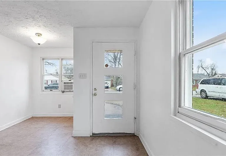 3929 Fulton Ave — Photo 2