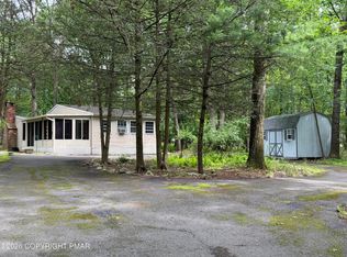 3233 Pocono Dr, East Stroudsburg, PA 18302