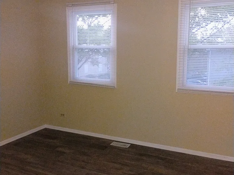 1803 Dumont Ln — Photo 9