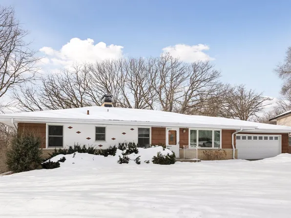 2400 Cedarwood Rdg, Minnetonka, MN 55305