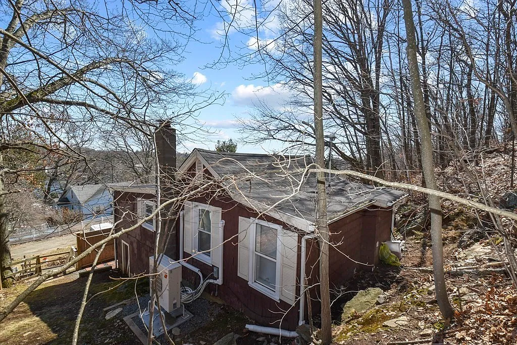 1 bed, 650 sqft, $1,800 — Photo 3