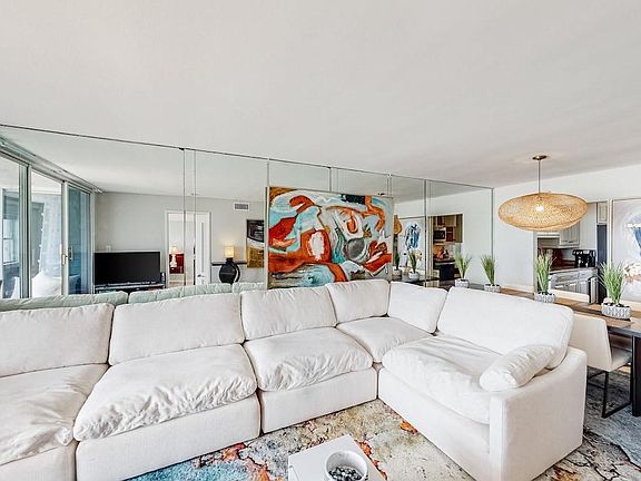 5th image of 1901 S Roosevelt Blvd #404E