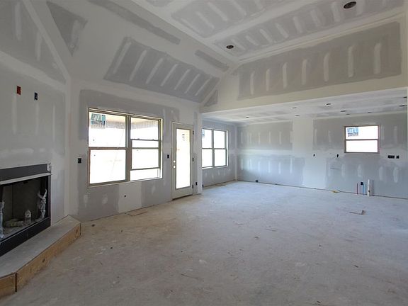 5th image of 40 Hereford Blvd #40