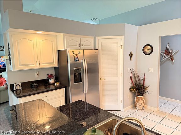 3rd image of 2702 S Winding Waters Dr