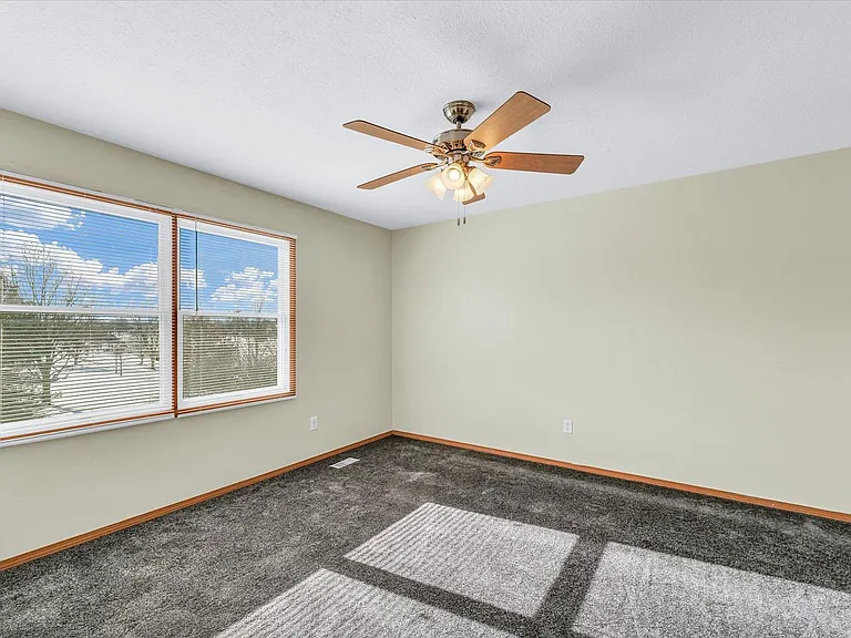 2721 Rainbow Ave — Photo 11