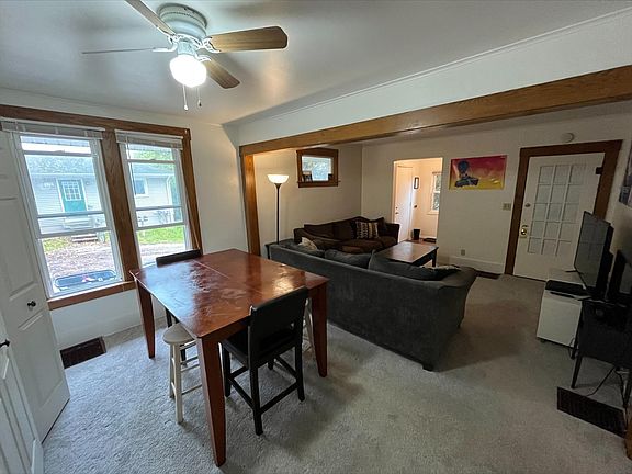 5th image of 638 N Hagadorn Rd