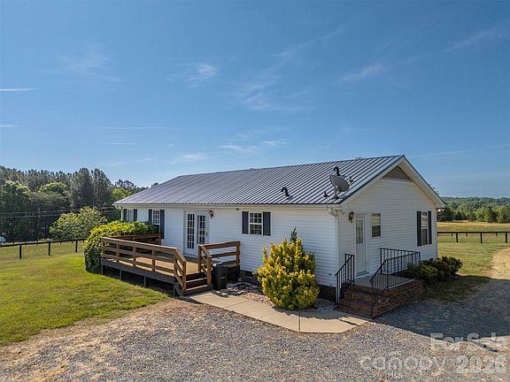 3rd image of 161 Breezy Hill Ln