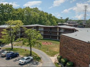 2301 Holiday Ter APT 3, Lansing, IL 60438