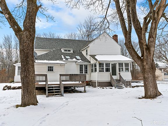 3rd image of 392 Boston Neck Road