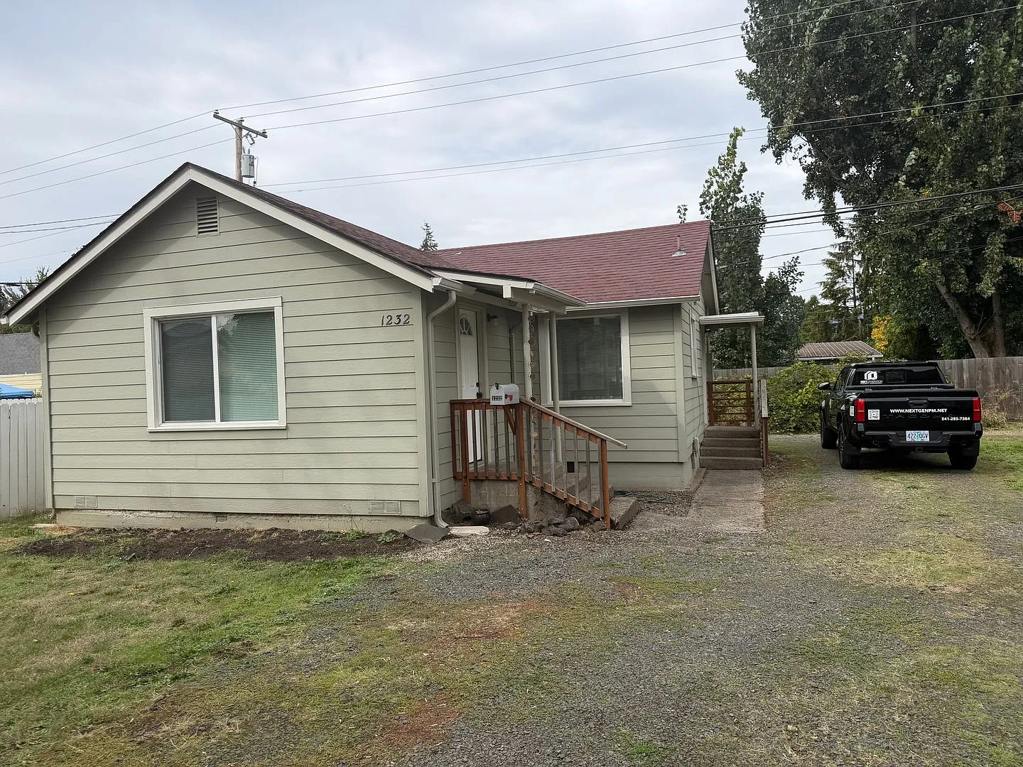 Updated 2-bedroom 1 bath house in Springfield! — Photo 2