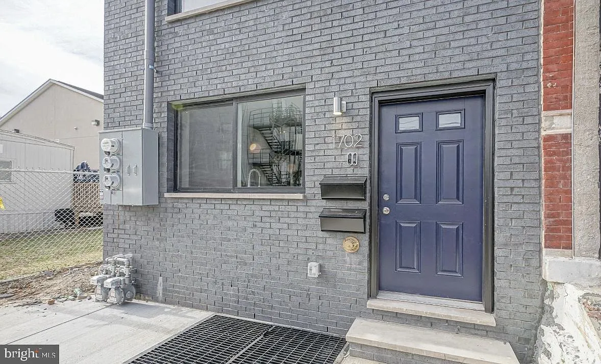 Building Photo - 1702 N Gratz St #2