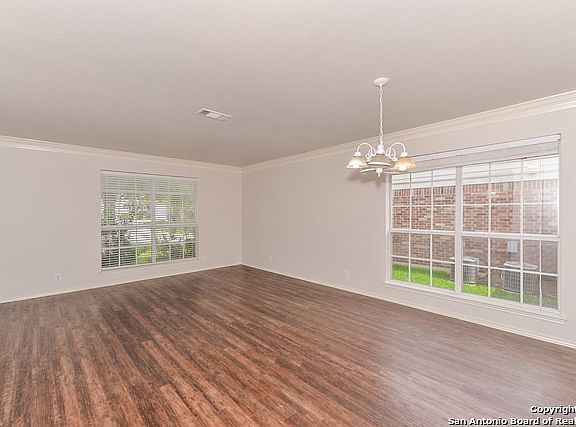 3rd image of 12219 Hart Crest
