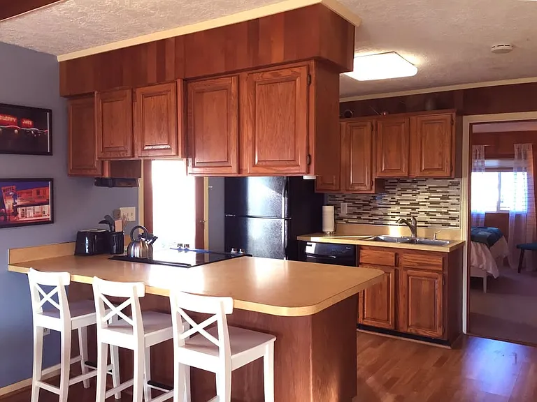1781 N Jantzen Ave — Photo 27