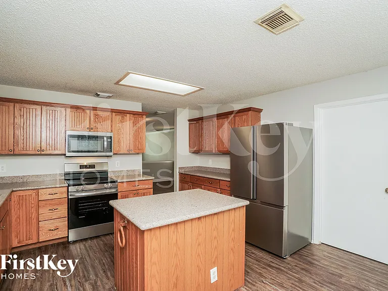 14219 N Hills Village Dr — Photo 7