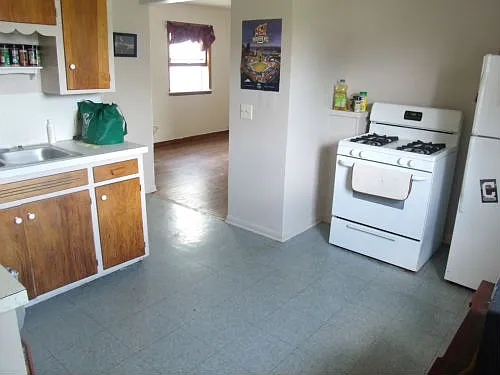 2 bed, $750 — Photo 3