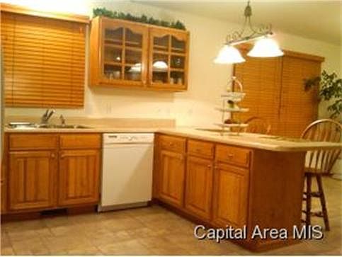 5th image of 1121 Woodhaven Ct