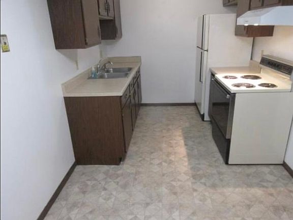 4th image of 906 Cedar River Dr APT 4