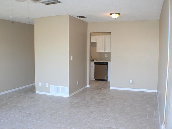 4th image of 802 Donnelly Pl #802