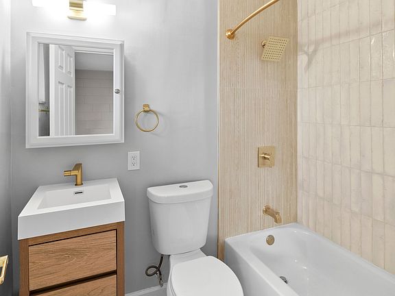 3rd image of 2837 Minto Ave APT 9