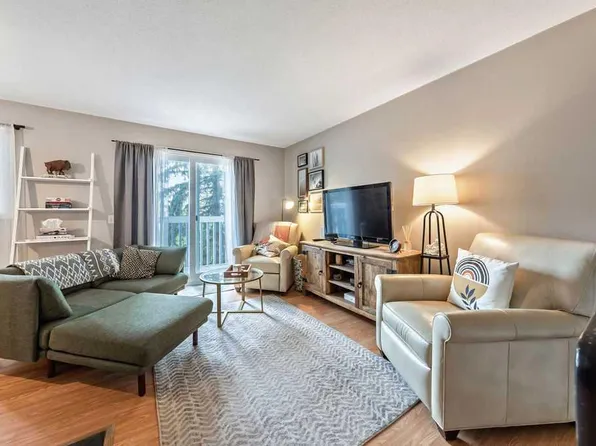 6630 SE Bowwood Dr NW #3, Calgary, AB T3B 2G9