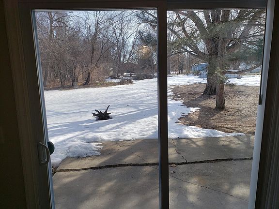 3rd image of 216 Rose Ave #8