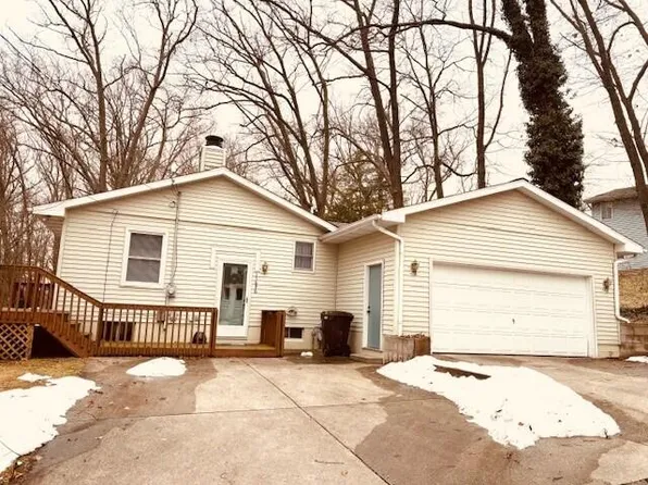 17696 Allen Ave, Spring Lake, MI 49456