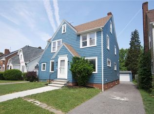 1020 Helmsdale Rd, Cleveland Heights, OH 44112