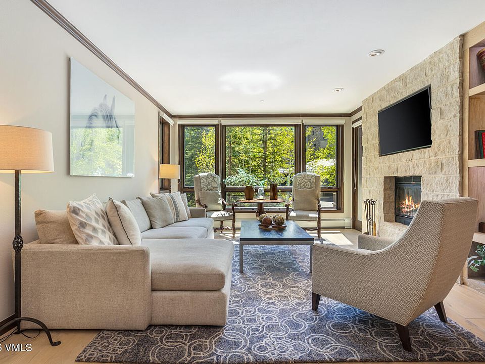 1st image of 32 Highlands Ln #203