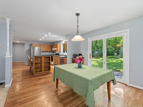 3rd image of 6 Mosher Drive