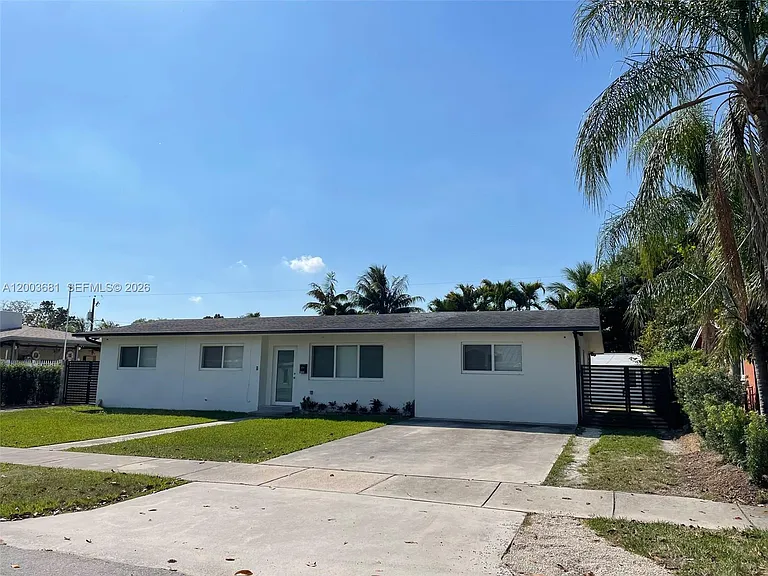 8640 SW 125th Ter — Photo 1