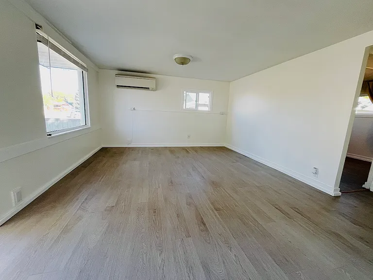344 Sanford Ave — Photo 4