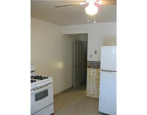 24 48th St photo 1